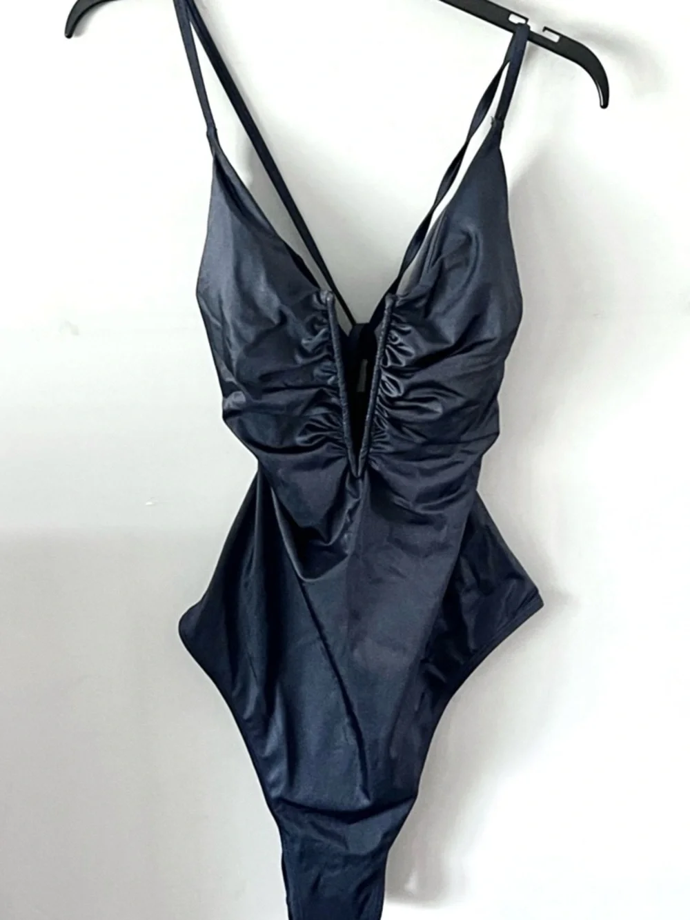 Shade & Shore Women’s Black Ruched Plunge One-Piece V Neck Swimsuit Size XL NWT - Picture 6 of 16